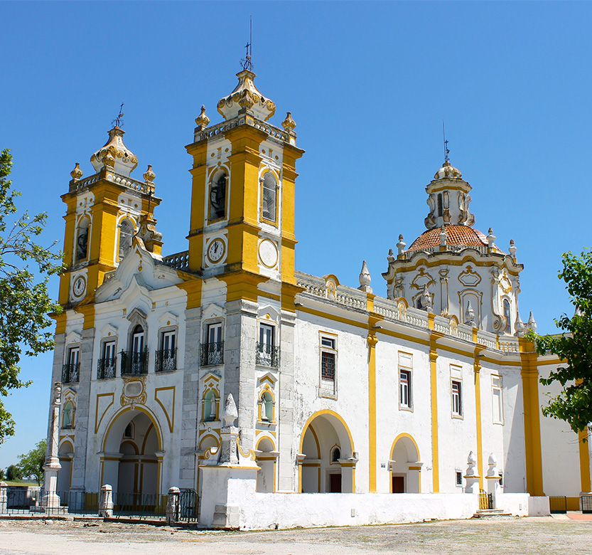 Le système de protection contre la foudre d’Aplicaciones Tecnológicas protège le Sanctuaire de pèlerinage Nossa Senhora de Aires, situé à Viana de Alentejo, au Portugal. Bâtiment du XVIIIème siècle, conçu par l’architecte P. João Baptista.