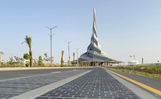 Parque Solar Sheikh Mohammed bin Rashid Al Maktoum protegido por Aplicaciones Tecnológicas con pararrayos Dat Controler Plus