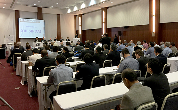 Aplicaciones Tecnológicas présente au Lightning Symposium au Brésil de 2015